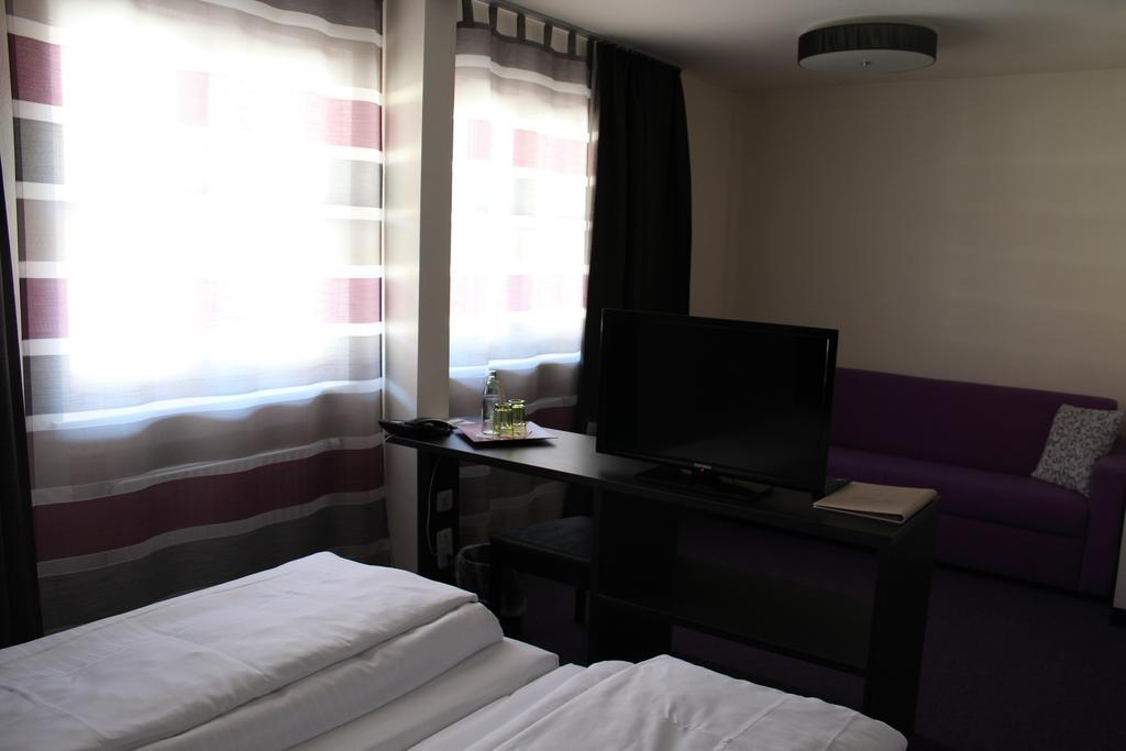 Amiga Hotel Muenchen Messe Zewnętrze zdjęcie